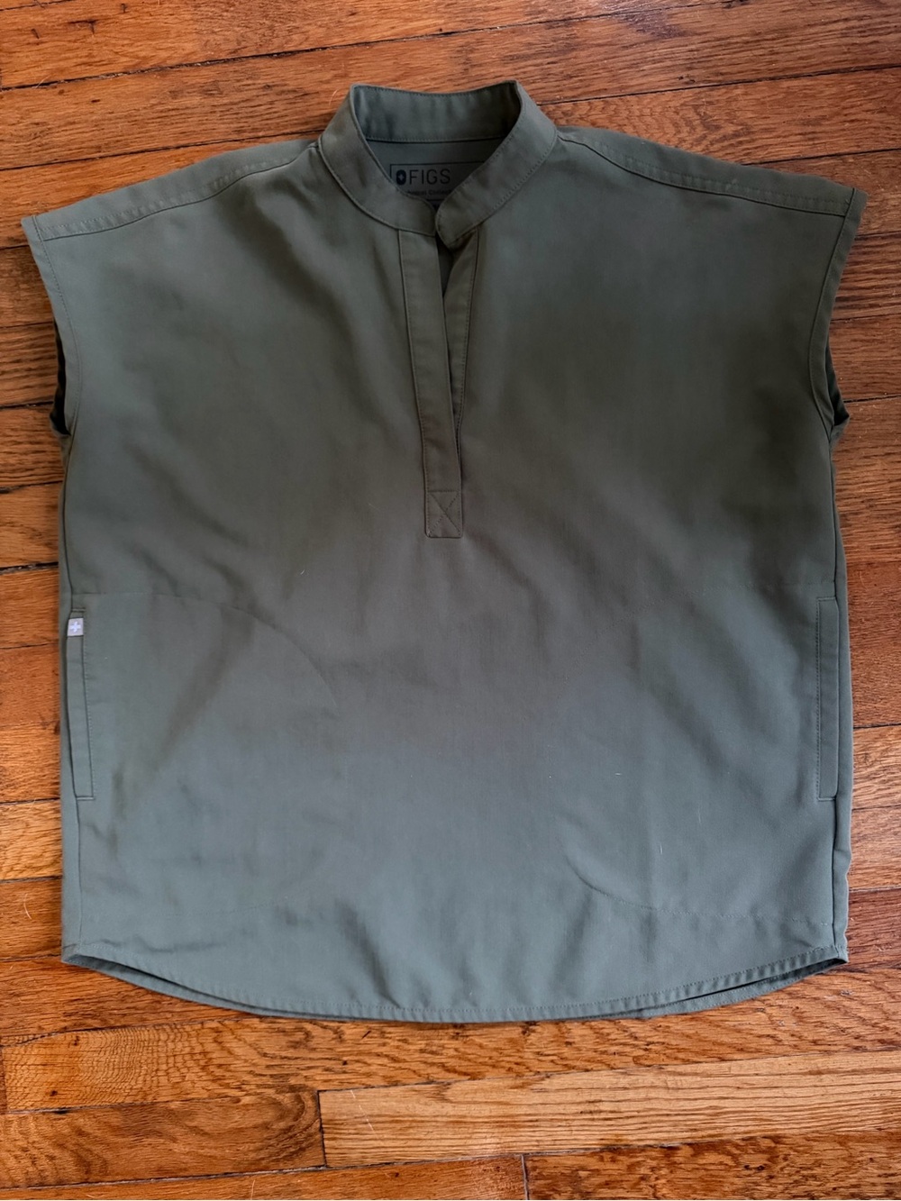 FIGS women’s  Olive Green Short-Sleeve Mandarin Collar Shirt